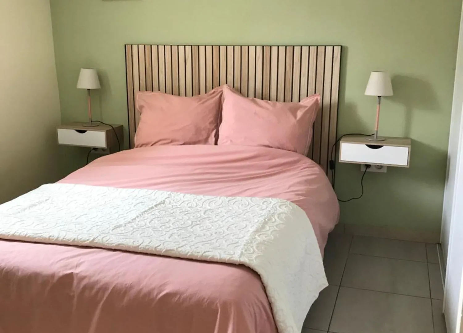 Appartement Deux Pieces Donnant Sur Un Jardin Antibes