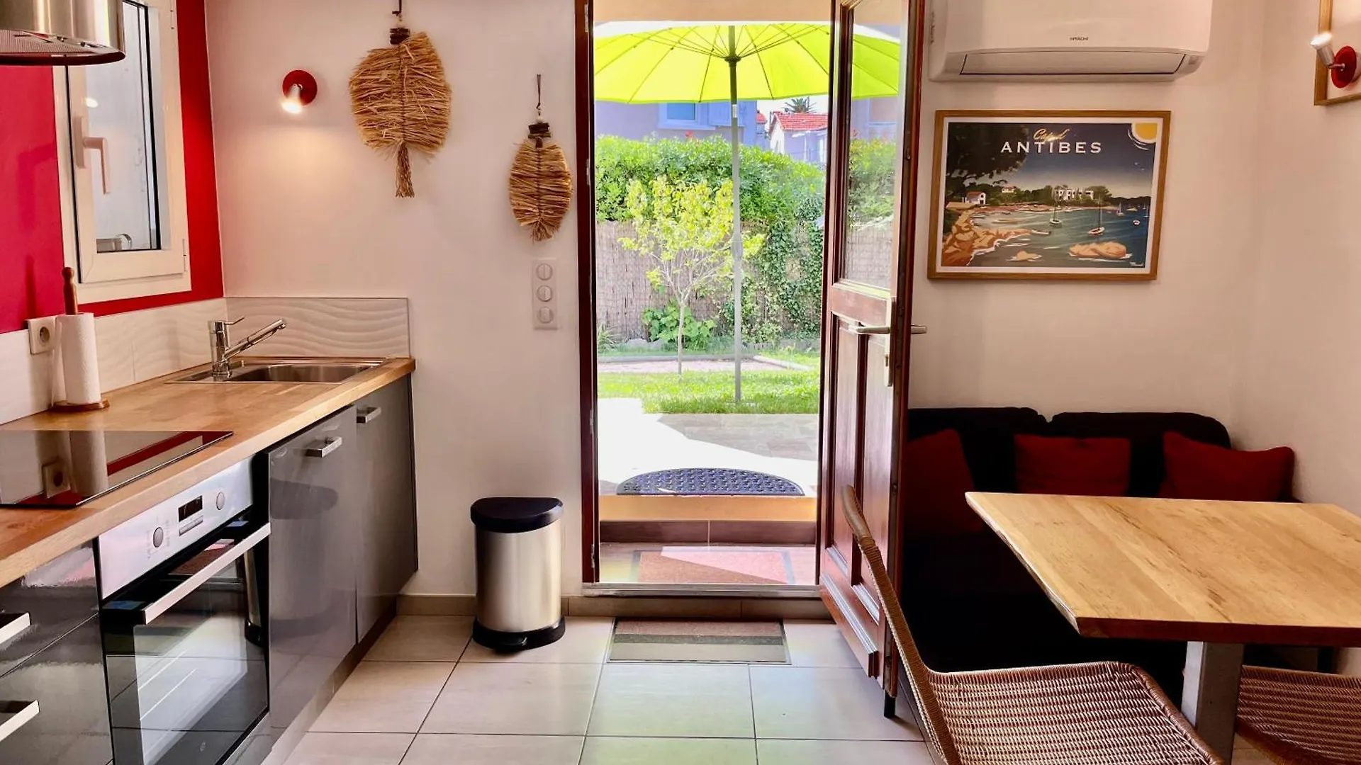 Appartement Deux Pieces Donnant Sur Un Jardin Antibes